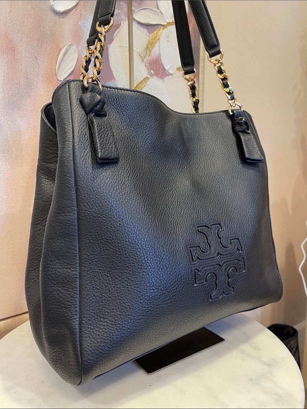 NWOT Tory Burch Black Pebbled Leather Shoulder Tote with Chain-Strap Detail - Picture 2 of 6